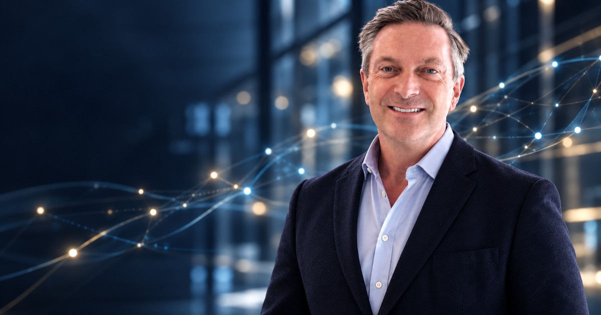 Shane Buckley, President and CEO of Gigamon. Illustration for ApexTransform Insights. Credit: Portrait supplied by Gigamon/Hotwire; editorial visual treatment by ApexTransform.